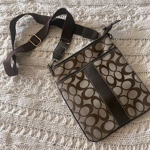 Crossbody purse